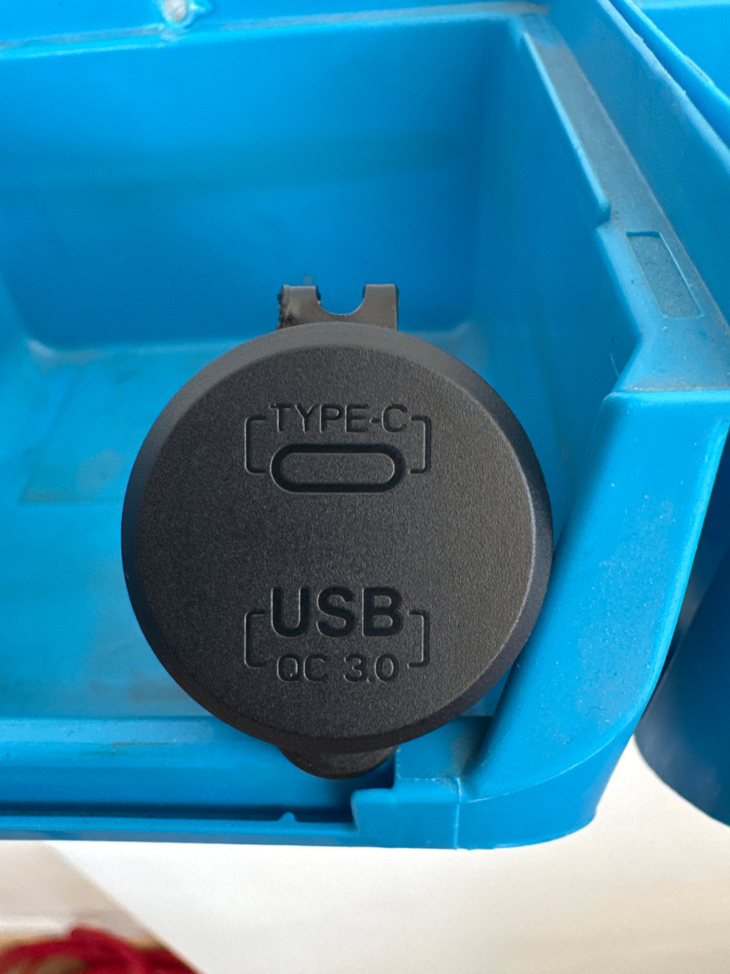 Hella Plug 12V Power Adaptor Duel Power
