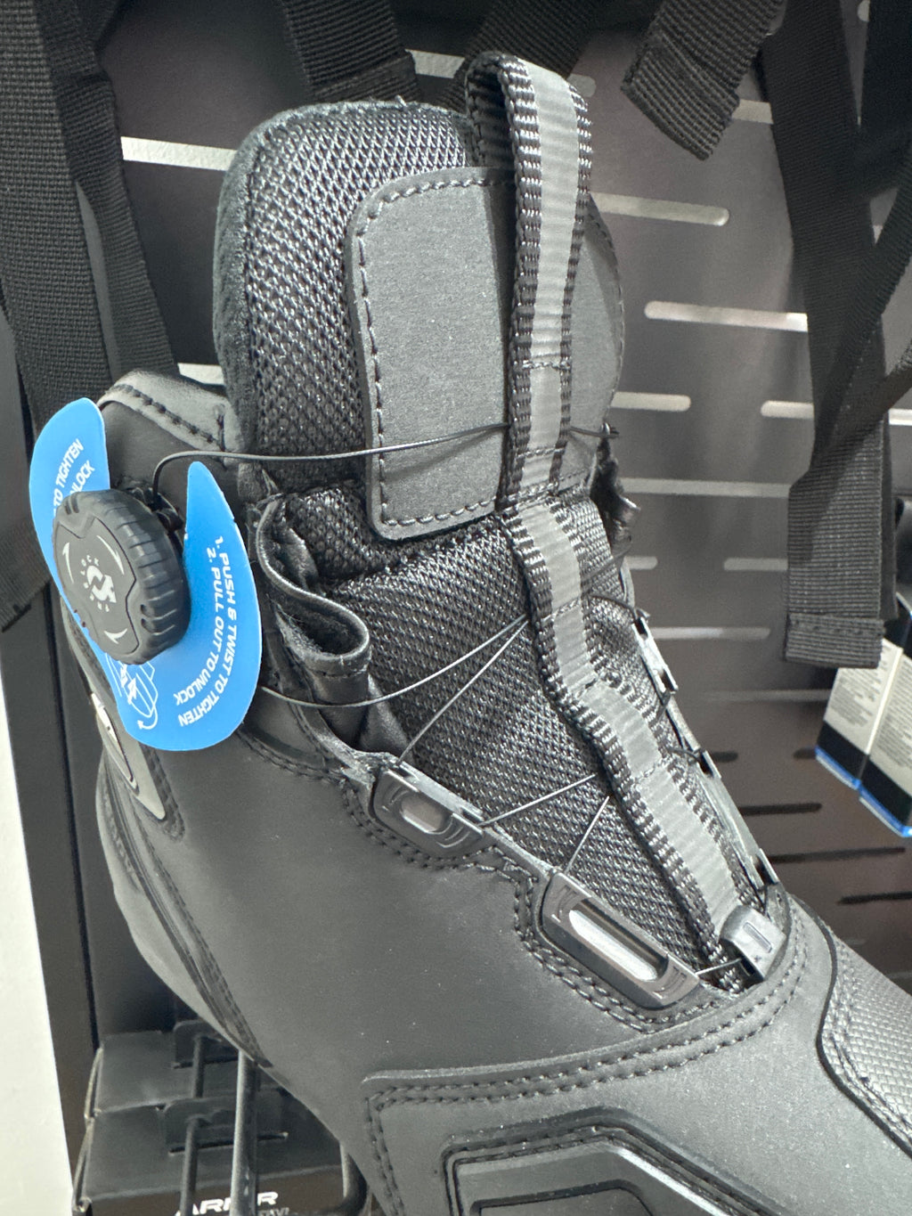 Helix D2D Boot Black Size 9 (EU43)