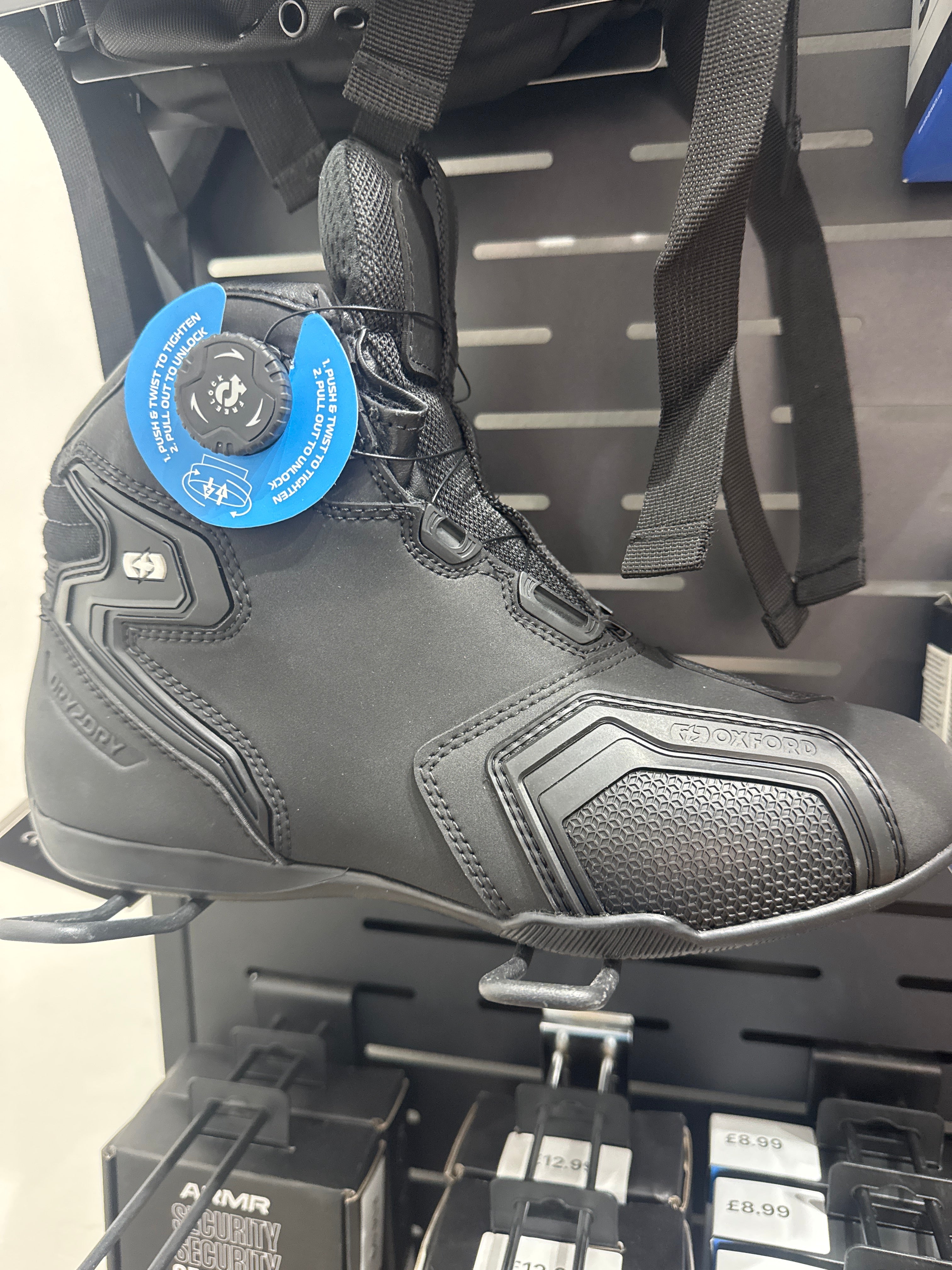 Helix D2D Boot Black Size 9 (EU43)